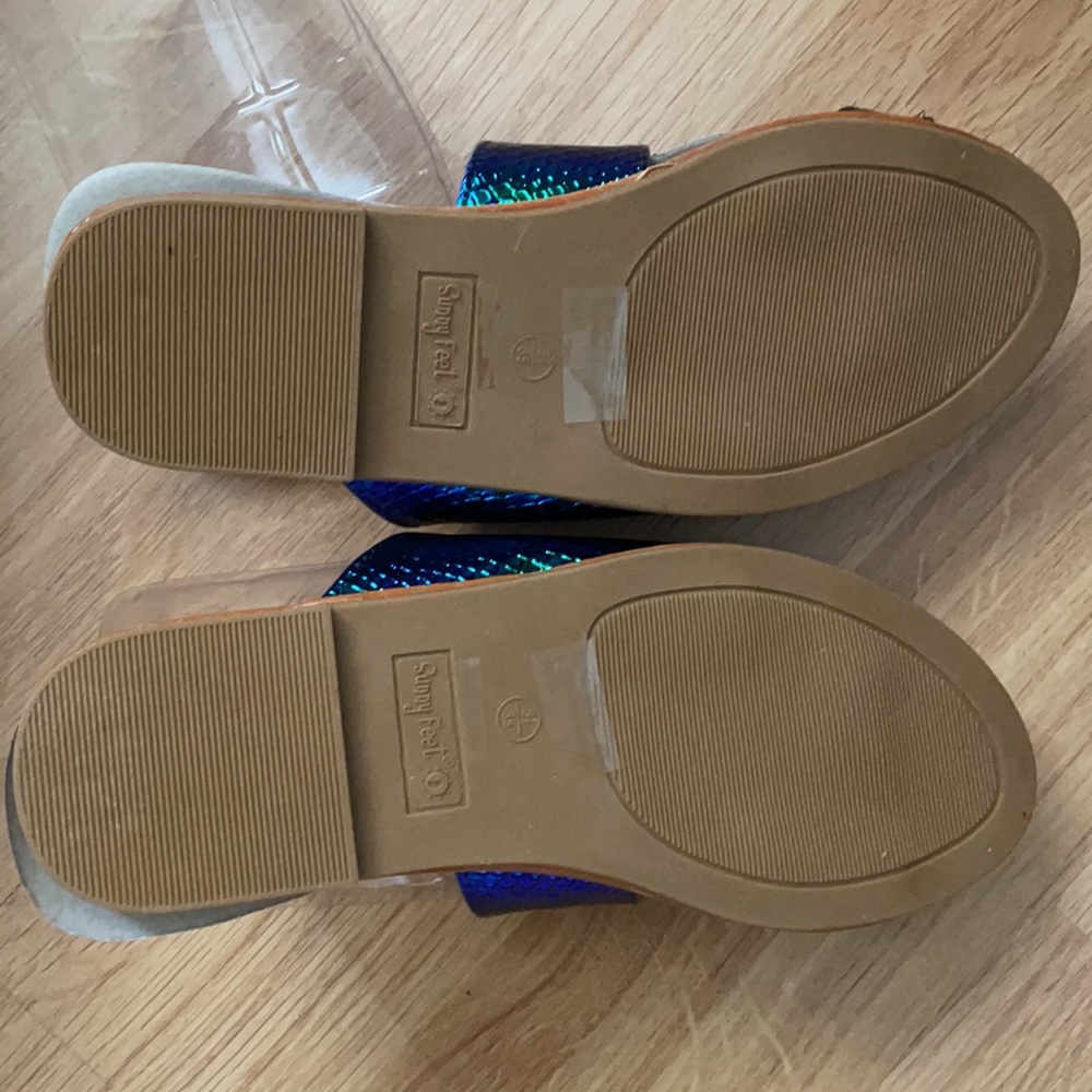 Toe ring sandals blueish green color, size 5//2 - Picture 3 of 3